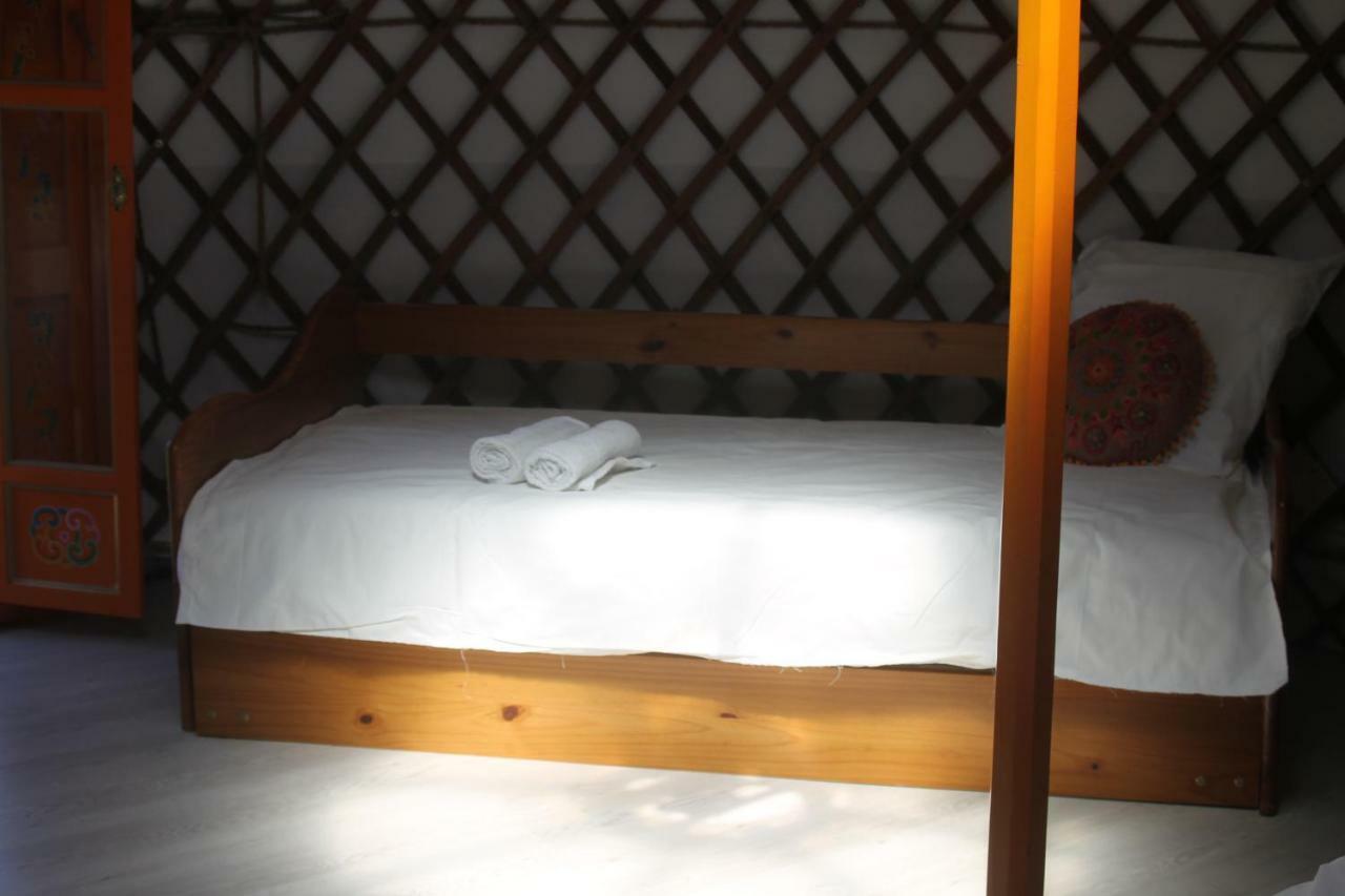 Yourte Grain De Folie Hotel Waben Luaran gambar